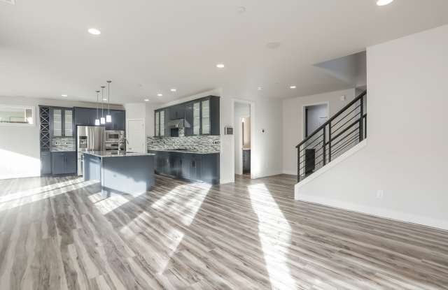 Spacious 5-Bedroom Home for Rent in Martha Lake – Lynnwood