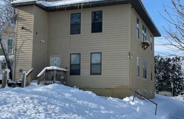 Cute and Cozy 4 bed in Minneapolis! - 1530 North Morgan Avenue, Minneapolis, MN 55411