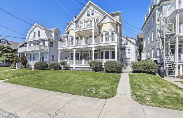 7 Abbott Avenue