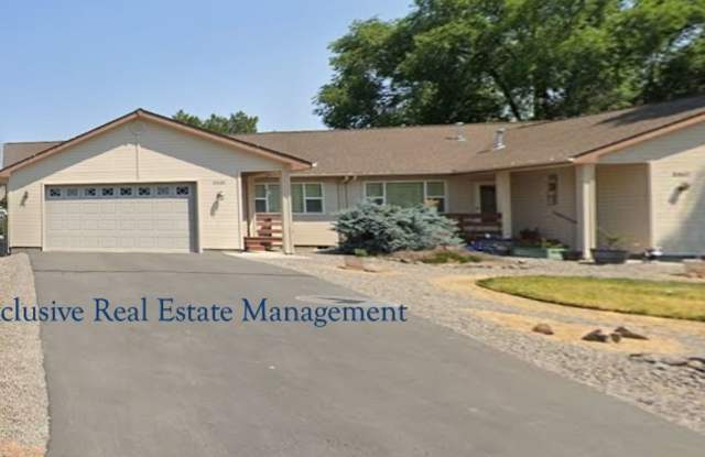 Photo of 2 Bedroom Duplex with Garage