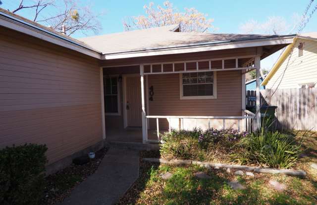 Amazing Round Rock Duplex!