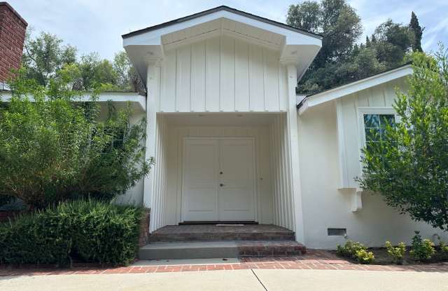 Photo of 4 bed, 3 1/2 bath Rental in exclusive neighborhood!