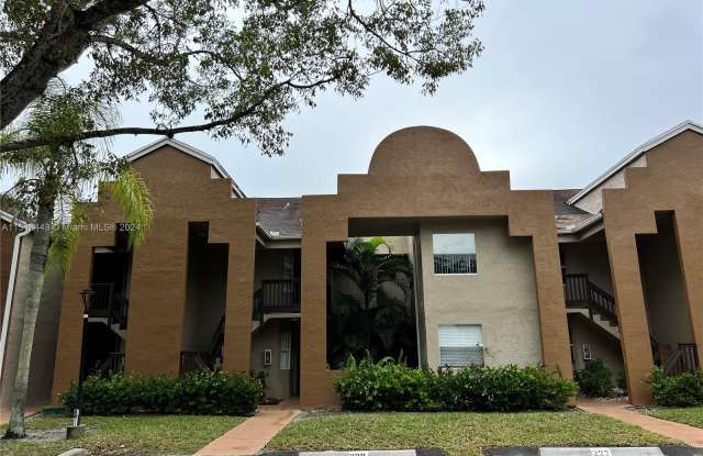 665 SW 113th Way - 665 Southwest 113th Way, Pembroke Pines, FL 33025