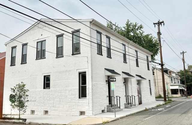 151 N YORK Street unit: C