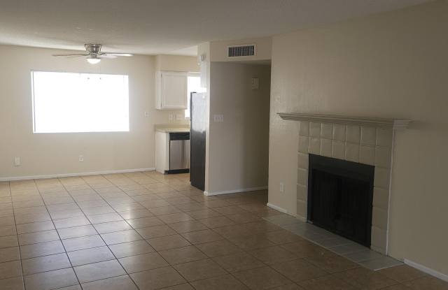 635 N ARROWHEAD Drive unit: 1