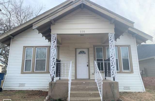 Photo of 520 E Day Street, Denison, Texas 75021