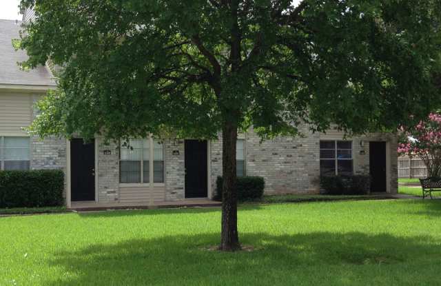 ONE BEDROOM LOFT STYLE UNIT ON SHUTTLE ROUTE
