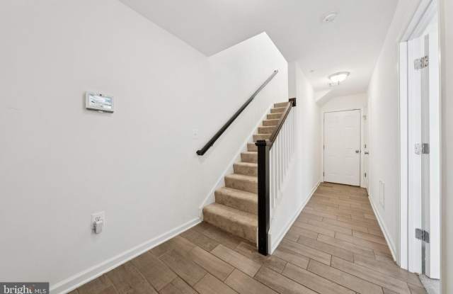 10605 MERIDIAN HILL Way