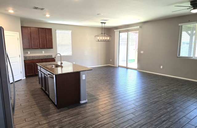 4412 South Sunrise Bluff Way