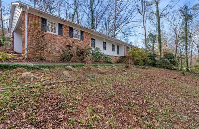 Photo of Charming 3-bedroom, 2-bath traditional home situated less than two miles from Clemson University!