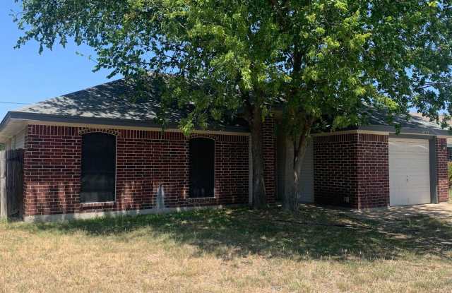 MOVE IN SPECIAL - Rent Reduced! Fresh updates!