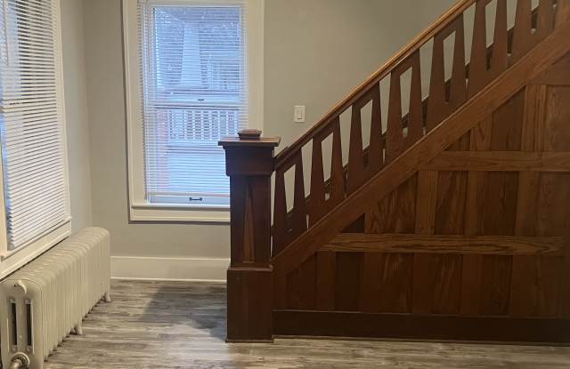 607 East Farnum Avenue