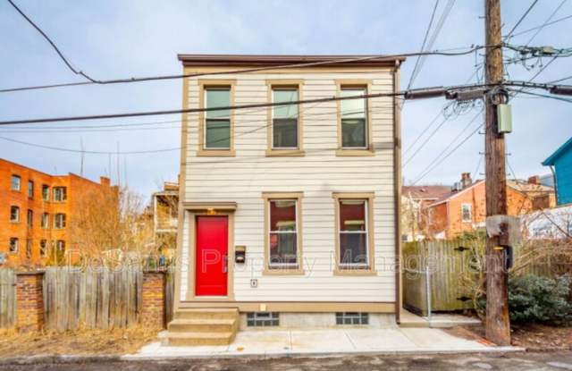 Photo of 1422 Hamlin Street