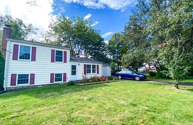 Beautifully Maintained 3 Bed 2 Bath Single Family In Beautiful Dulles Park Community