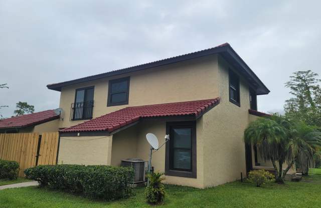 456 Hunter Cir