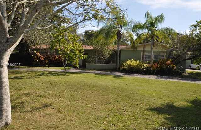 7790 SW 132 St - 7790 SW 132nd St, Pinecrest, FL 33156