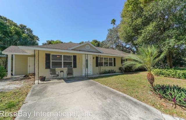 2296 Arlington St - 2296 Arlington Street, Sarasota, FL 34239