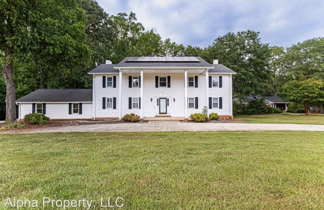 121 Chipwood Ln - 121 Chipwood Lane, Wade Hampton, SC 29615