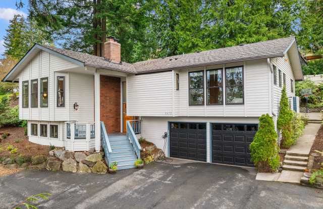 Modern Elegance Meets Island Living! |8475 SE 45th St | Mercer Island, WA 98040 4 Beds | 3 Baths | Prime North-End Location