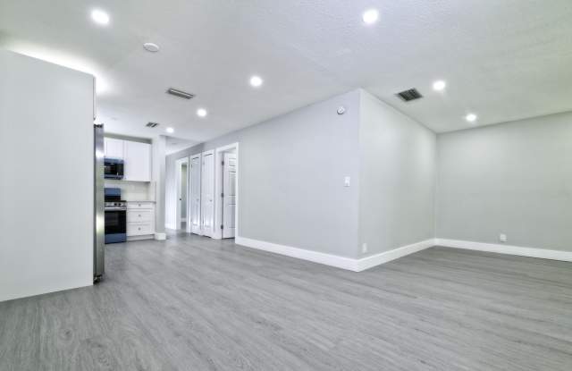 5020 SW 28 Ter Terrace