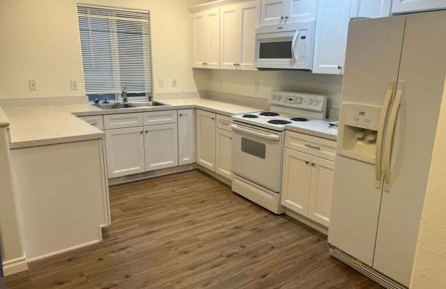 Photo of Single Family Home With New Flooring in Great Wilsonville Neighborhood!