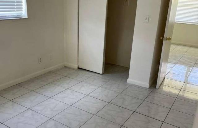 700 NW 3rd Avenue