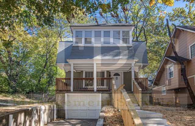 Photo of 4241 Charlotte Street