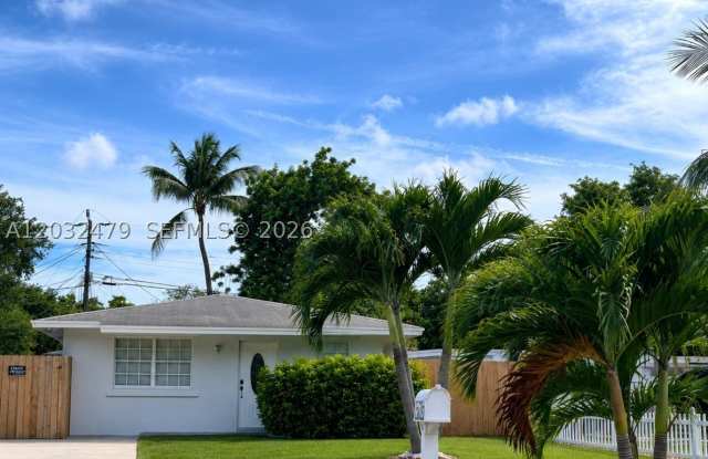 1116 N 61st Ave