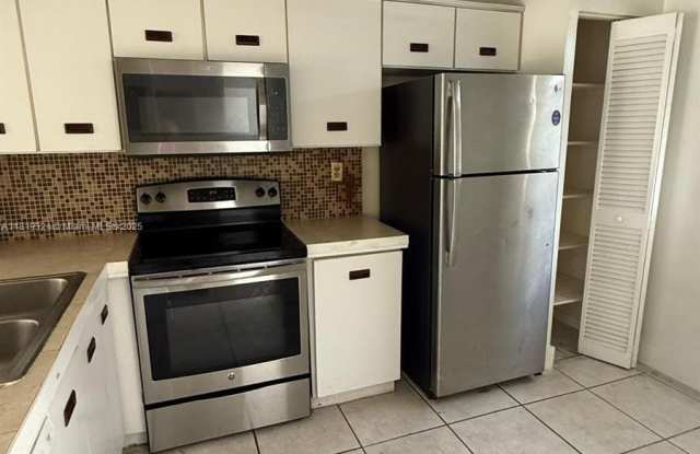 438 NE 210th Cir Ter