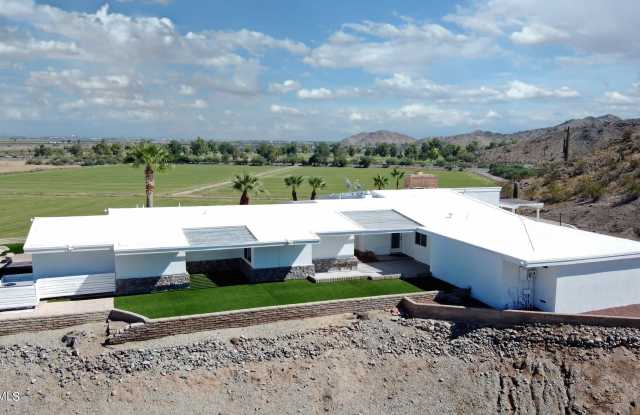 7520 S Estrella Parkway