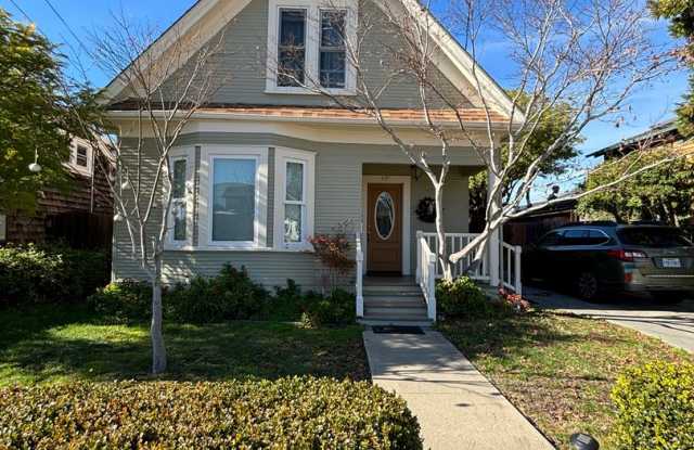BRIGHT, SPACIOUS HOME IN PRIME SANTA CRUZ LOCATION