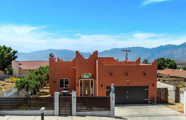 Desert Hot Springs 4 Bedroom luxury unique house