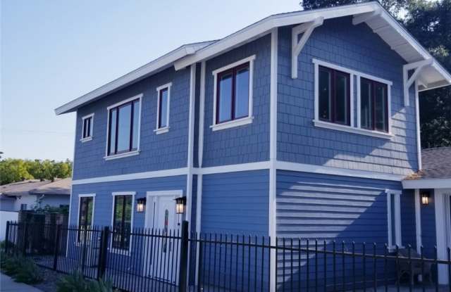 146 E Cherry Ave