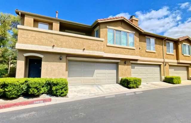 39656 Columbia Union Dr Unit C, Murrieta – Charming Pet-Friendly Townhome!
