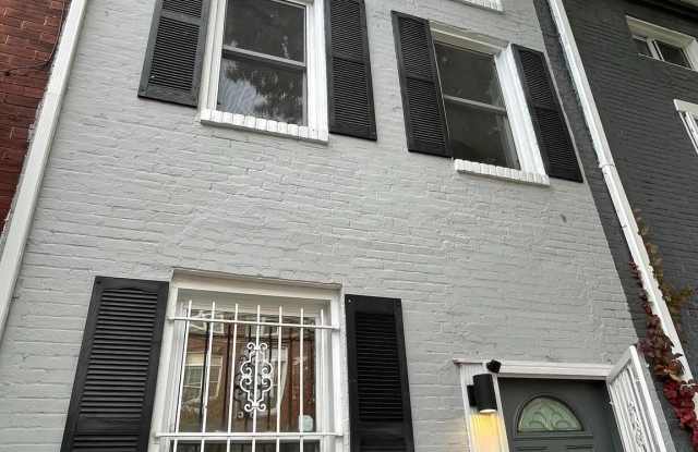 2016 10TH Street NW