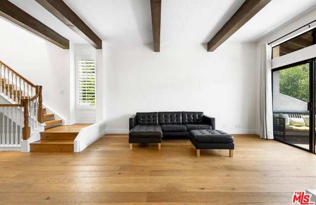 1571 Palisades Drive