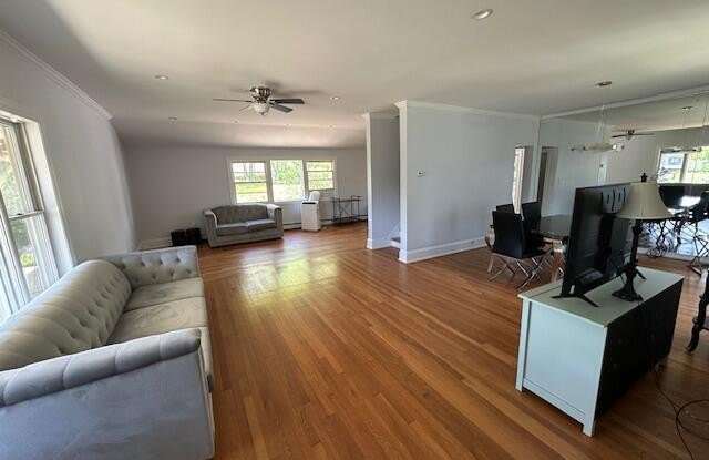 421 W Lincoln Avenue