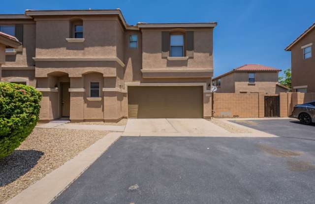 Photo of Great Location, 4 Bedrooms in Peoria!