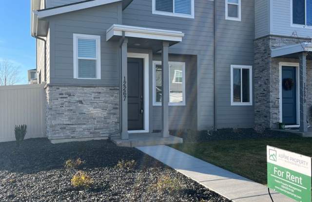BRAND NEW 3 Bed 2.5 Bath Townhome