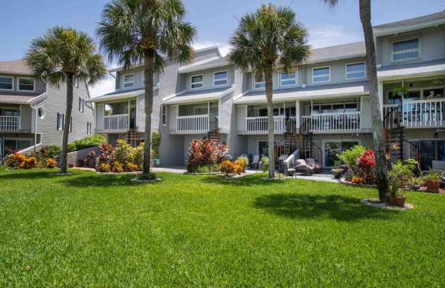 Tierra Verde WATERFRONT Annual Unfurn. 3BR 3BA 2 Car Tandem Garage Townhome w/SLIP