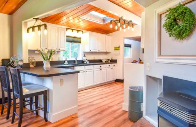 Photo of 39110 Carr Trail Road