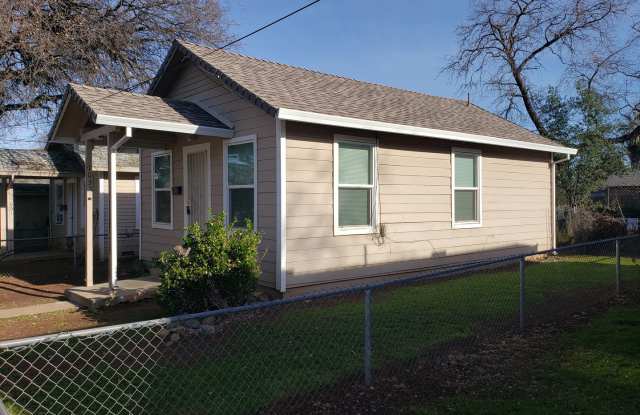 One Bedroom Cottage off of Eureka Way - Recently Remodeled