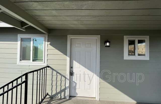 1626 N Dinuba Blvd