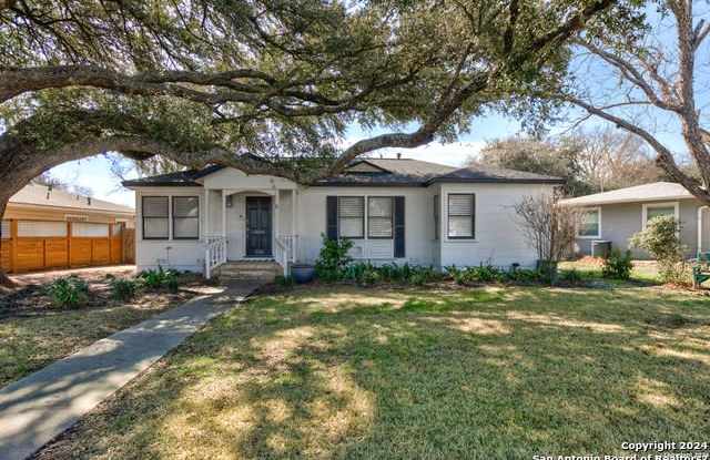 356 LARCHMONT DR