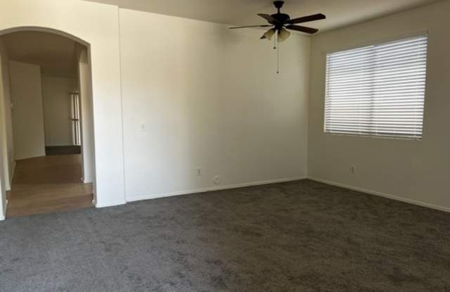 Beautiful Home in Power Ranch!