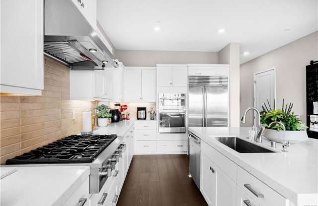 545 Serrano Summit Drive