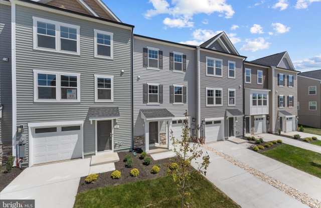 505 FONTANA Circle