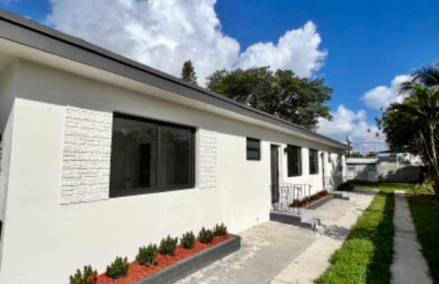 2465 NW 35th St - 2465 NW 35th St, Miami, FL 33142