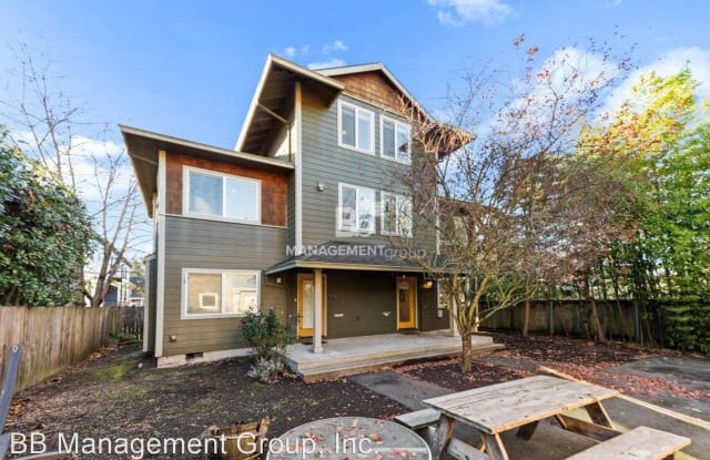 216 NE Fremont Street - 216 Northeast Fremont Street, Portland, OR 97212