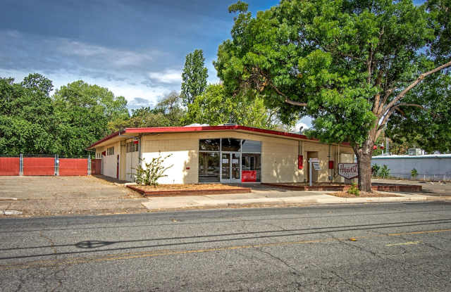 2420 Athens Ave